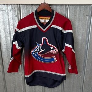 2000’s Vancouver Canucks KOHO Gradient Jersey
Youth XL EUC